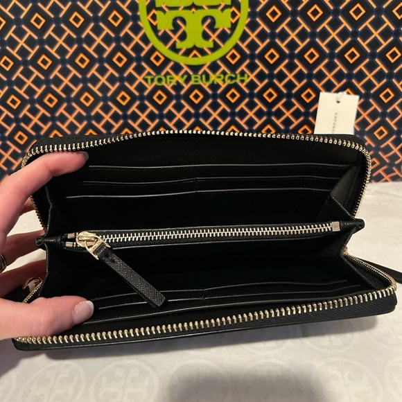 Tory Burch Emerson Wristlet Zip Continental Wallet Black Gold - Picture 6 of 10